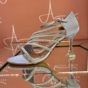 Sandália Aieta cristais prata acetinado. Salto acrilico 7,5cm